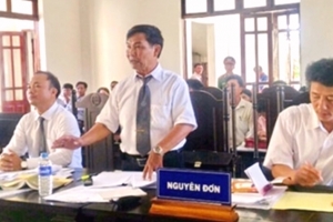 Phú Yên: 12 giáo viên kiện Phòng GD-ĐT huyện vì cắt hợp đồng sai luật