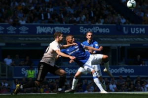 Thua bạc nhược trước Everton, MU hết cơ hội vào top 4?