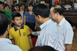 Chủ tịch Hà Nội chỉ đạo khởi tố tài xế điều khiển ô tô tông nữ công nhân tử vong