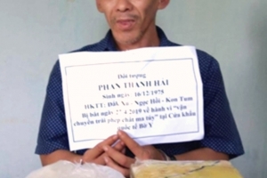 Kon Tum: Bắt ông Phan Thanh Hải cất giấu 2 kg ma túy đá vào Việt Nam tại cửa khẩu Bờ Y