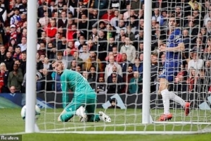 Bị Chelsea cầm hoà 1-1 trên sân nhà: Manchester United hết cửa vào Top 4?