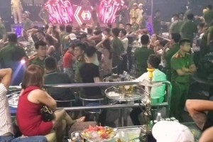 Đà Nẵng: Đột nhập bất ngờ Club F3, test nhanh 80 người dương tính với ma tuý
