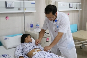 Phú Thọ: Phẫu thuật thành công khối u nang buồng trứng cho bé gái 10 tuổi