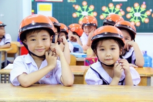 Trao tặng mũ bảo hiểm cho trẻ em năm 2019 với chủ đề “Giữ trọn ước mơ”