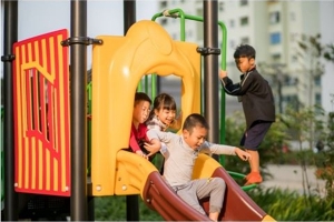 Hè rồi, đừng nhốt con trong nhà ba mẹ ơi!