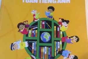 Hà Nội: "Sách lưu hành nội bộ" công khai bán trong chương trình thí điểm