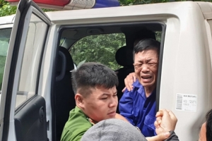 Giọt nước mắt muộn màng của Hưng 'kính', ông trùm bảo kê chợ Long Biên