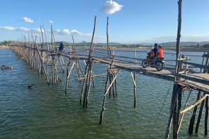 Trải nghiệm cầu Ông Cọp Phú yên: Cây cầu gỗ dài nhất Việt Nam