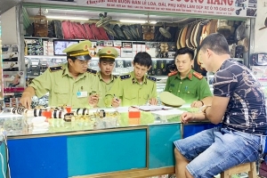 Lạng Sơn: Thu giữ nhiều đồng hồ có dấu hiệu giả mạo nhãn hiệu