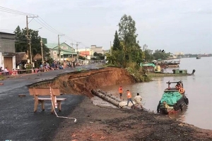 Ban bố tình huống khẩn cấp xung quanh khu vực Quốc lộ 91 bị sụp xuống sông Hậu