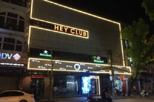 Hà Nội: Bắt giữ đối tượng tàng trữ trái phép chất ma túy tại quán Hey Club