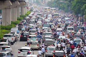 Hà Nội triển khai Quy định về tốc độ, khoảng cách an toàn của xe