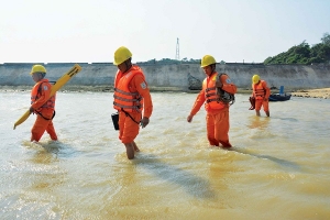 EVNNPC - 50 năm đưa dòng điện vươn xa…