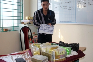 Hòa Bình: Bắt 3 ôtô đang vận chuyển ma túy
