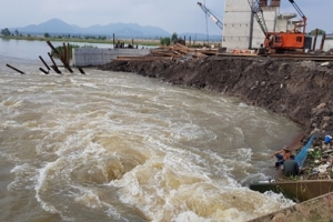 Ngày 4/10, tiến hành xả lũ đập Trà Sư