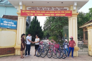 Nghệ An: Trao tặng hơn 30 xe đạp cho học sinh nghèo vượt khó