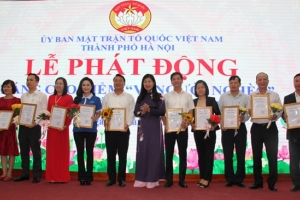 Hà Nội tiếp nhận hơn 7,2 tỷ đồng tiền ủng hộ Quỹ 'Vì người nghèo' năm 2019