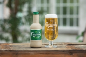 Carlsberg tiên phong, sản xuất chai bia “giấy” đầu tiên trên thế giới