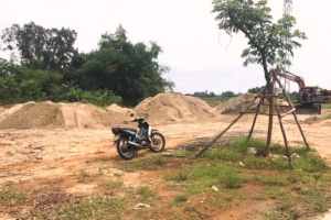 Vì sao UBND xã Hòa Châu (Đà Nẵng) làm “ngơ” cho điểm tập kết cát trái phép hoạt động?
