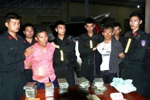Hà Tĩnh: Nổ súng bắt hai đối tượng vận chuyển 30 bánh heroin