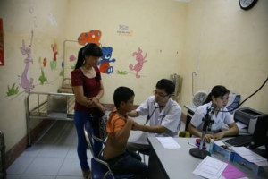 Phòng tránh những bệnh thường gặp ở trẻ vào mùa thu - đông