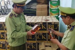 Quảng Bình: Tạm giữ hơn 3.000 chai rượu ngoại không rõ nguồn gốc