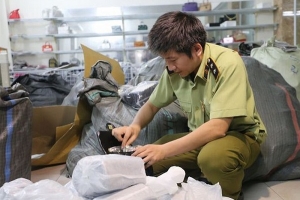 Hà Nội: Thu hơn 1.000 sản phẩm túi xách, ví giả thương hiệu nổi tiếng