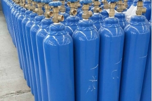 Phát hiện xe tải vận chuyển hơn 1,5 tấn khí cười không rõ nguồn gốc