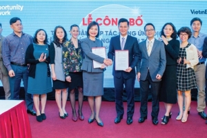 Công nghệ hóa sản phẩm, dịch vụ thanh toán - bước tiến của VietinBank