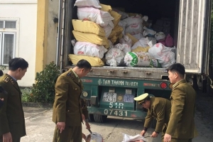 Phát hiện xe container chở hơn 10 tấn nội tạng bốc mùi
