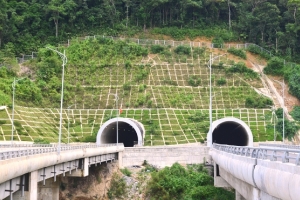 Hầm đường bộ hiện đại nhất Việt Nam sắp được hoàn thiện