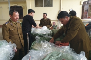 Mua trôi nổi gần 700 loại mỹ phẩm về bán kiếm lời