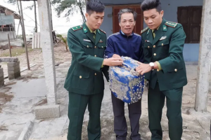 Thừa Thiên Huế- Thu giữ hơn 16kg ma tuý trôi dạt vào bờ biển