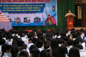Thanh Hóa: Tuyên truyền Luật ATGT và hướng dẫn kỹ năng lái xe an toàn cho học sinh