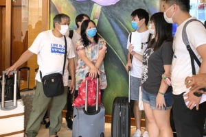 Đà Nẵng: K.S dừng đón khách, hàng quán đồng loạt đóng cửa ngày đầu thực hiện “lệnh giới nghiêm”