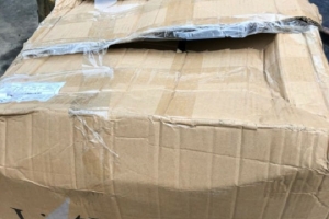 Viettel Post bị tố “rút ruột” khẩu trang của khách?