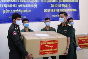 Việt Nam hỗ trợ thiết bị y tế cho Campuchia