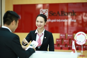 SeABank tặng 2.500 phần quà nhu yếu phẩm cho người nghèo tại Hà Nội