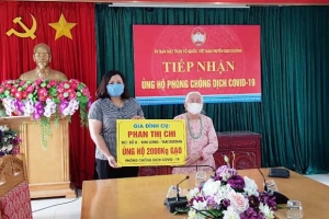 Vĩnh Phúc: Bà cụ 94 tuổi huy động con cháu tặng 2 tấn gạo chống Covid-19