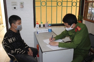 Hải Dương: Tạm giữ đối tượng cướp máy đo thân nhiệt tại chốt phòng, chống dịch