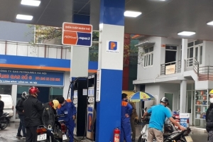 Giá xăng dầu về sát mốc 11.000 đồng/lít vào ngày mai?