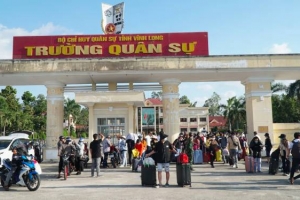 Vĩnh Long: Đình chỉ công tác hai cán bộ bị tố tiêu cực tại khu cách ly dịch Covid-19