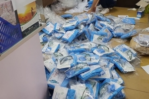 Liên quan đến vụ sản xuất hàng nghìn quần áo bảo hộ giả, 3 đối tượng bị khởi tố