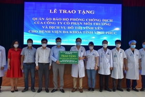 Công ty CP MT&DVĐT Vĩnh Yên: Tặng 600 bộ quần áo phòng, chống dịch Covid-19