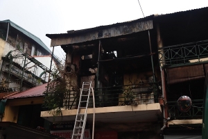 Hà Nội: Cháy nhà trên phố Hàng Ngang