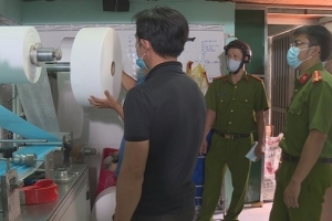 Đề nghị phạt 100 triệu đồng cơ sở không đủ điều kiện vẫn sản xuất 50.000 khẩu trang y tế