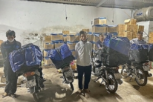 Bắt 4 đối tượng vận chuyển gần 6.000 bao thuốc lá lậu