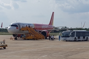 Chuyến bay đón hơn 100 công dân Việt Nam về từ Indonesia đã hạ cánh tại Cần Thơ