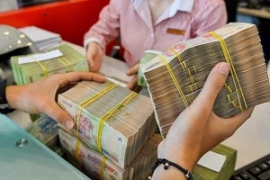 Dồn ứ dòng tiền triệu tỷ đồng, ngân hàng phải cắt bớt lãi cao