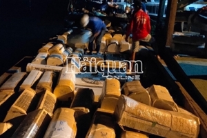 An Giang: Bắt giữ một thuyền máy chở hàng trăm máy lạnh cũ nhập lậu